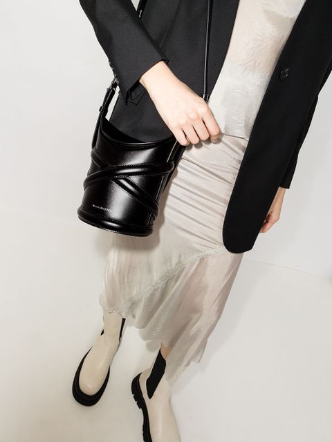 Alexander McQueen The Curve bucket bag - Black