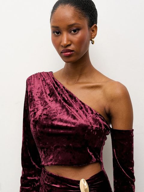 Answear.LAB sukienka kolor bordowy midi dopasowana