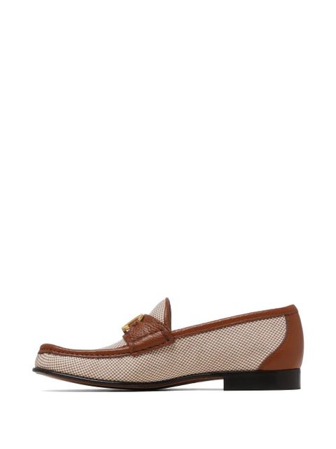 Valentino Garavani logo loafers - Neutrals