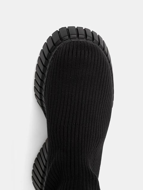 Camper kozaki Pix BCN kolor czarny na platformie K400802-001