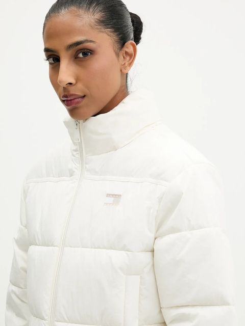 Tommy Jeans kurtka kolor beżowy zimowa DW0DW21620