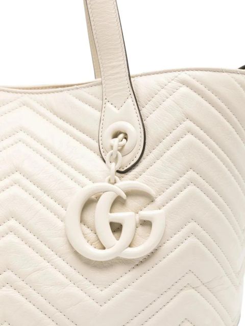 Gucci logo-charm tote bag - Neutrals