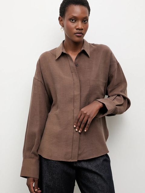 Answear.LAB koszula damska kolor brązowy relaxed z kołnierzykiem klasycznym