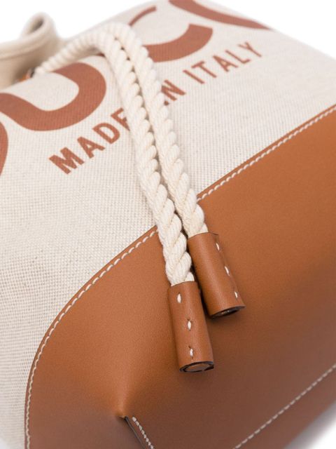 Gucci mini logo-print bucket bag - Neutrals