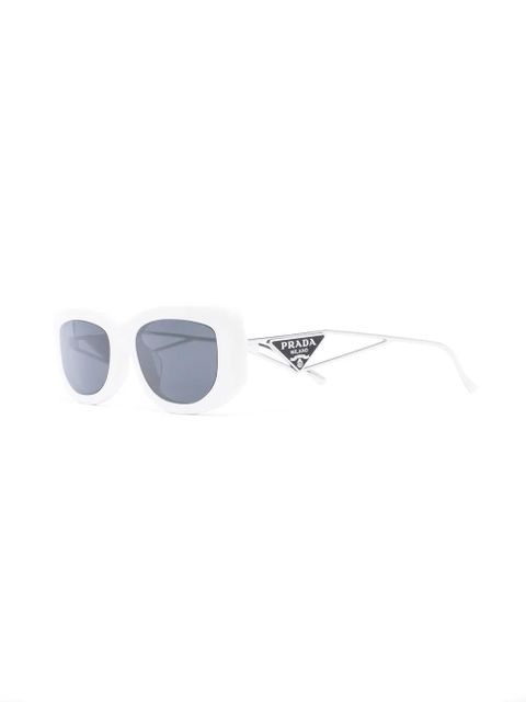Prada Eyewear OPR14YS triangle-logo sunglasses - White - zdjęcie produktu nr 2