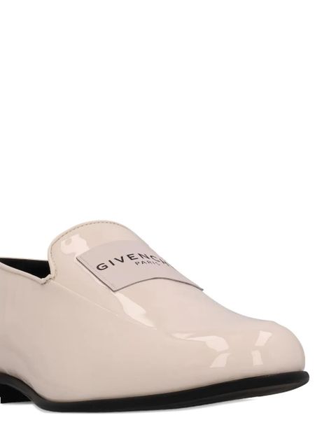 Givenchy logo-label loafers - Neutrals