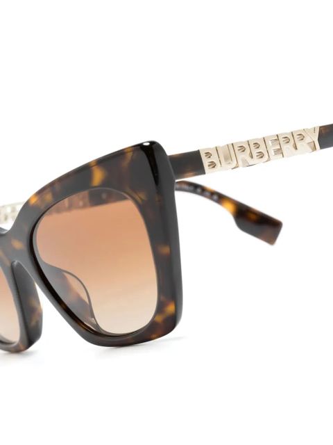 Burberry Eyewear tortoiseshell cat-eye sunglasses - Brown