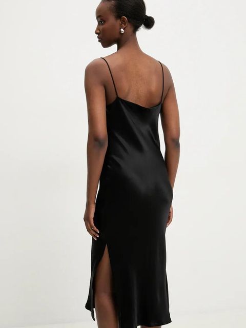 Answear.LAB sukienka kolor czarny maxi dopasowana