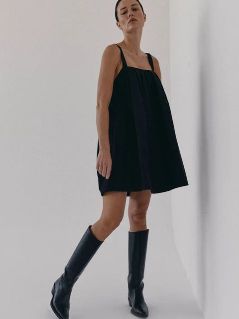 MUUV. sukienka JELLE kolor czarny mini oversize