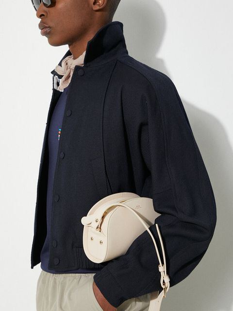 A.P.C. torebka skórzana sac demi-lune mini