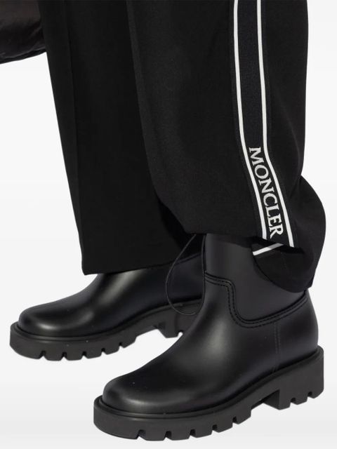 Moncler logo-patch boots - Black