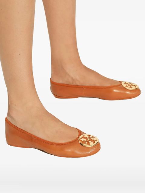 Tory Burch leather logo-detail pumps - Brown