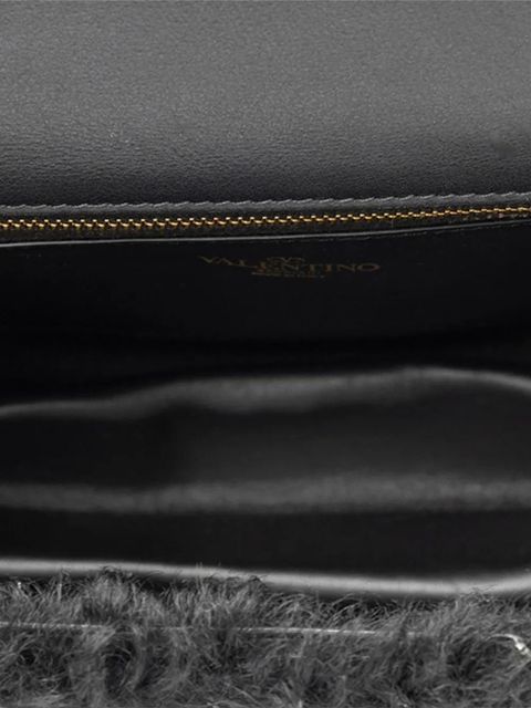 Valentino Garavani Vlogo signature textured shoulder bag - Black