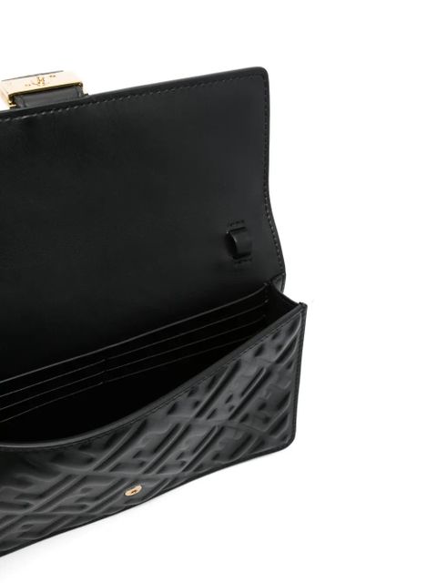 FENDI Baguette wallet-on-chain - Black