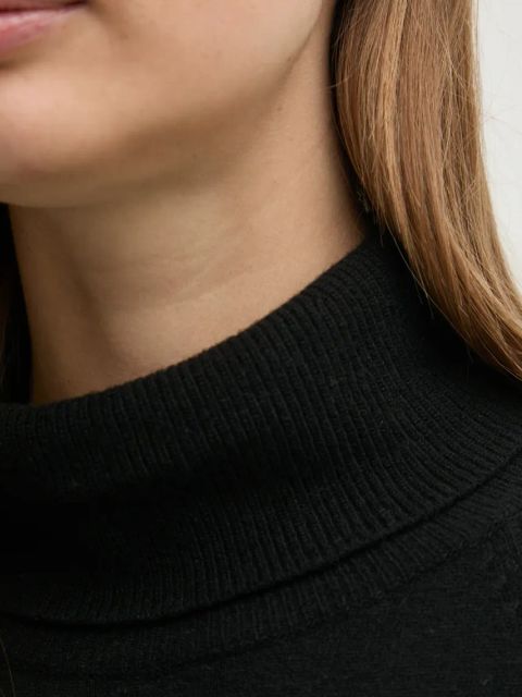 United Colors of Benetton sweter z domieszką wełny damski kolor czarny lekki z golfem 1035D2551