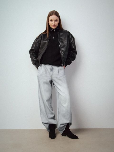 Medicine botki zamszowe kolor czarny na słupku