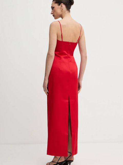 Bardot sukienka kolor czerwony midi prosta 60179DB