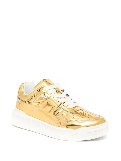 Valentino Garavani One Stud mirror-finish sneakers - Gold - zdjęcie produktu nr 2
