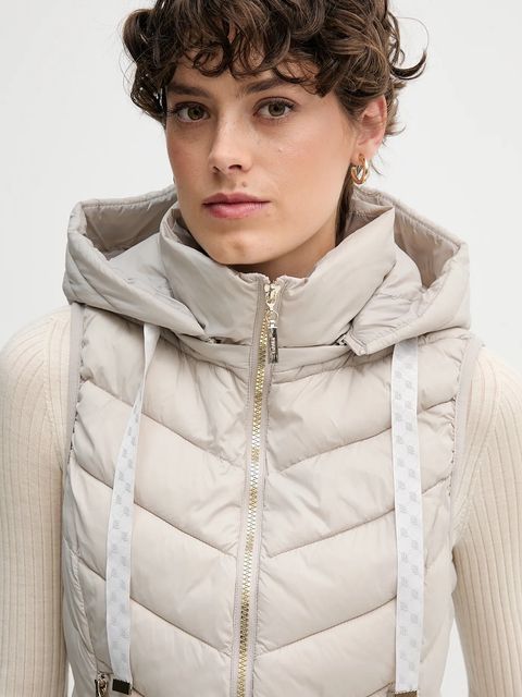 Gaudi bezrękawnik kolor beżowy zimowy 521BD35003