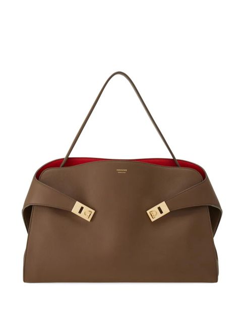 Ferragamo medium Hug shoulder bag - Brown - zdjęcie produktu nr 1
