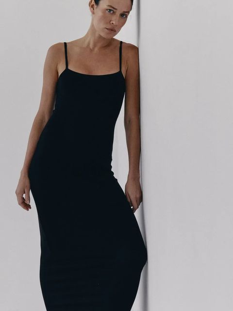 MUUV. sukienka JORDE kolor czarny maxi dopasowana