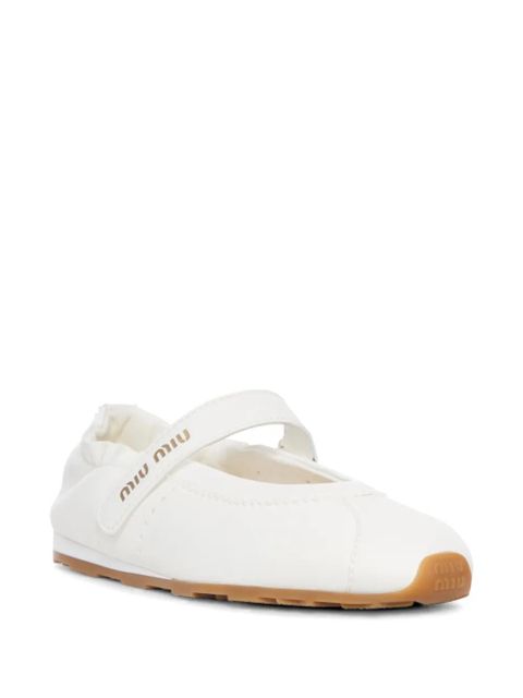 Miu Miu logo-strap ballet flats - White - zdjęcie produktu nr 2