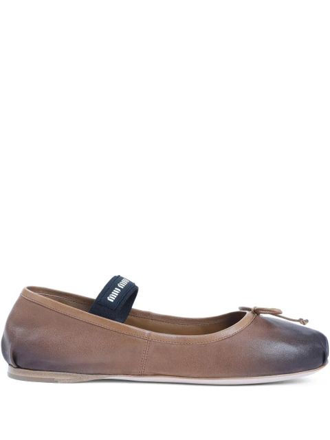 Miu Miu bow-detail elastic-strap ballet flats - Brown - zdjęcie produktu nr 1
