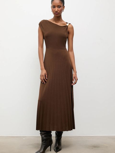 Answear.LAB sukienka kolor brązowy midi rozkloszowana - zdjęcie produktu nr 1