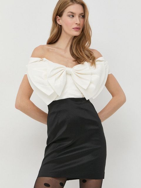 Bardot sukienka kolor biały mini dopasowana - zdjęcie produktu nr 1