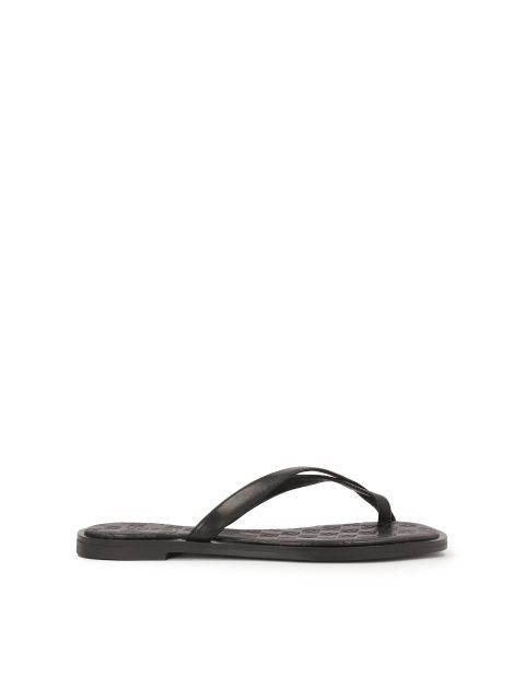 Czarne klapki z krzyżującymi się paskami