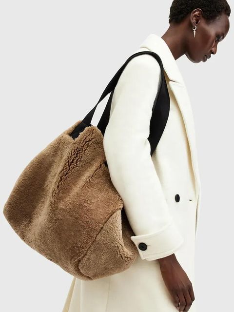 AllSaints torebka skórzana dwustronna IZZY SHEARLING kolor brązowy W056XB