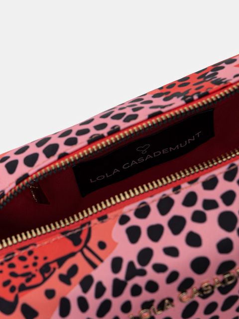 Lola Casademunt kosmetyczka