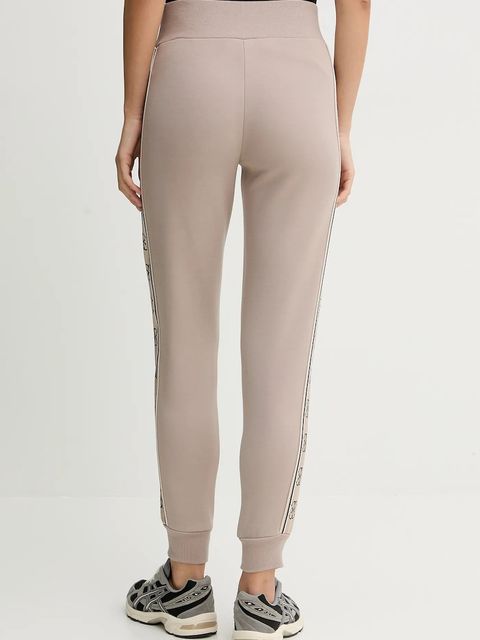 Guess spodnie dresowe BRITNEY kolor beżowy z aplikacją V2YB15 KB3P2