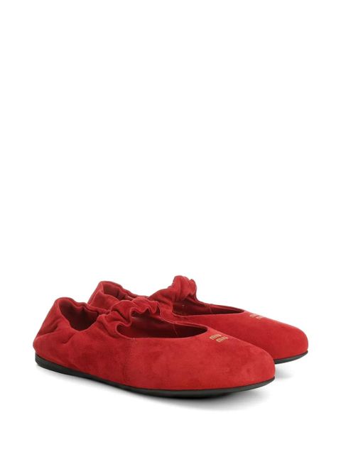 Miu Miu ruffled suede ballet flats - Red - zdjęcie produktu nr 2