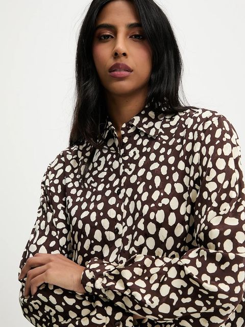 Answear.LAB koszula damska kolor brązowy relaxed z kołnierzykiem klasycznym