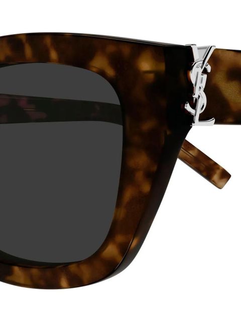 Saint Laurent Eyewear cat-eye logo sunglasses - Brown