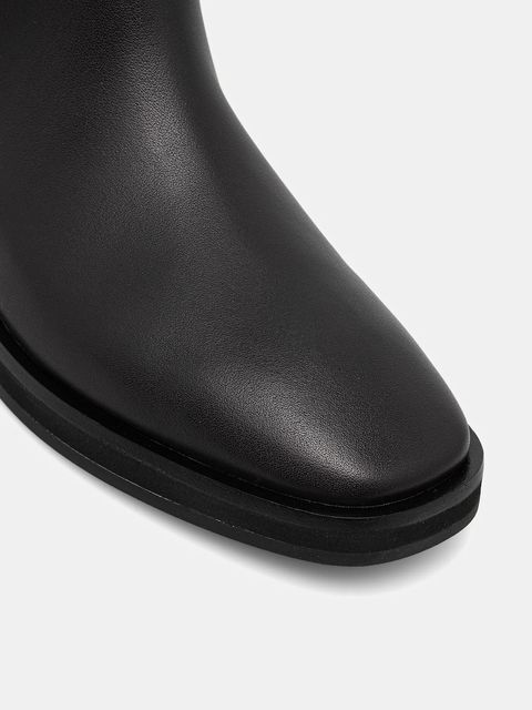 Calvin Klein kozaki skórzane FORMAL UTK BOOT LTH damskie kolor brązowy na płaskim obcasie HW0HW02599