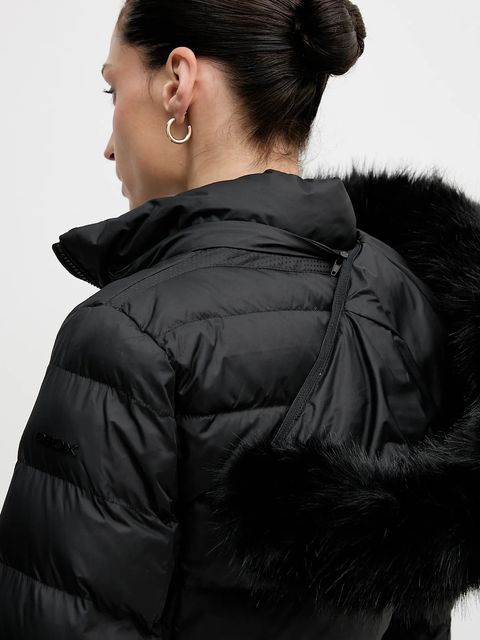 Geox kurtka puchowa CATRIA kolor czarny zimowa W5626F T3152