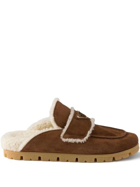 Prada shearling logo-plaque mules - Brown - zdjęcie produktu nr 1