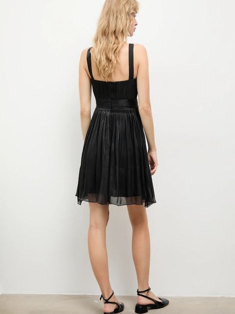 Answear.LAB sukienka kolor czarny mini rozkloszowana - zdjęcie produktu nr 2