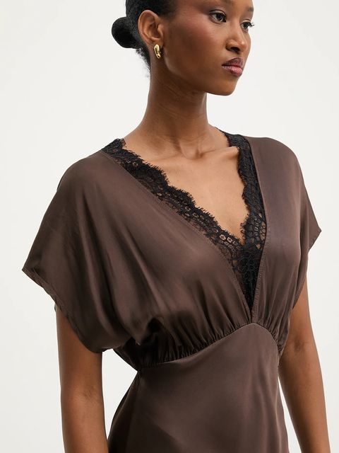 Answear.LAB sukienka kolor brązowy maxi rozkloszowana