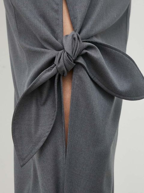 Remain sukienka z domieszką wełny kolor szary midi prosta