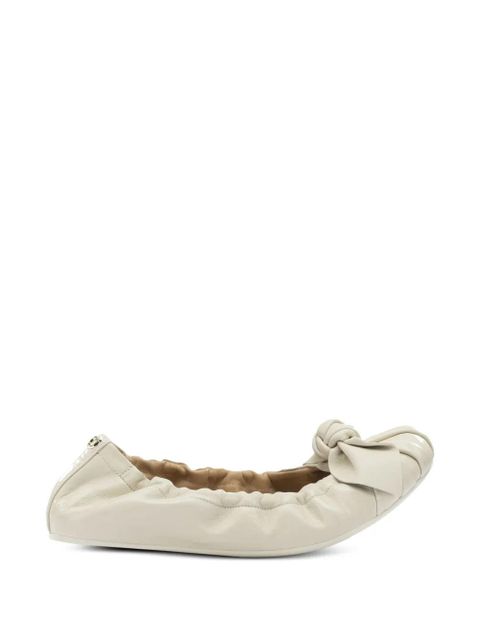 Ferragamo bow-detail ruched ballet flats - Neutrals - zdjęcie produktu nr 1
