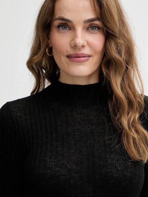 BOSS Orange sweter z dodatkiem wełny kolor czarny lekki z półgolfem 50549391