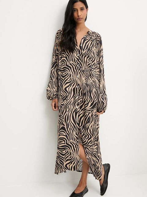 Answear.LAB sukienka kolor brązowy midi rozkloszowana - zdjęcie produktu nr 1