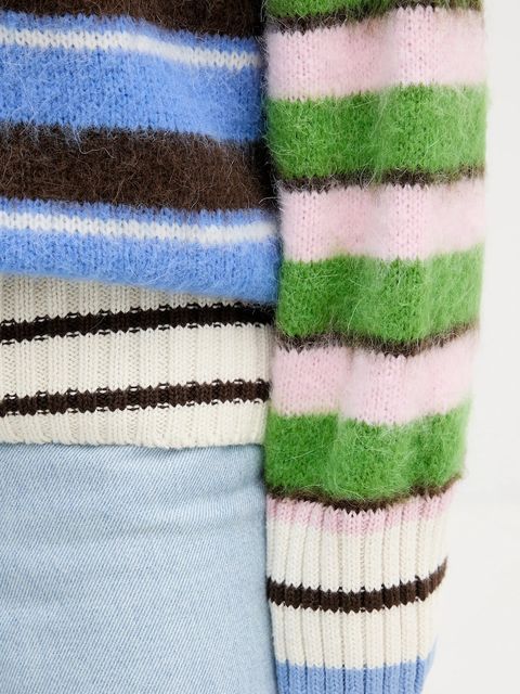 Stine Goya sweter z dodatkiem wełny kolor brązowy SG-AW25-K021-2328