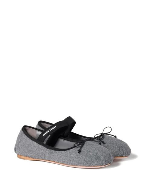 Miu Miu bow-embellished elastic-strap ballet flats - Grey - zdjęcie produktu nr 2