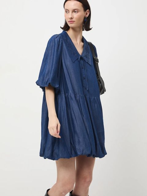 Medicine sukienka jeansowa kolor granatowy mini oversize - zdjęcie produktu nr 2