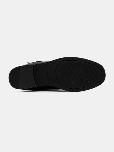 Tommy Hilfiger kozaki skórzane TH BUCKLE RIDING LTHR LONG BOOT damskie kolor czarny na płaskim obcasie FW0FW08873