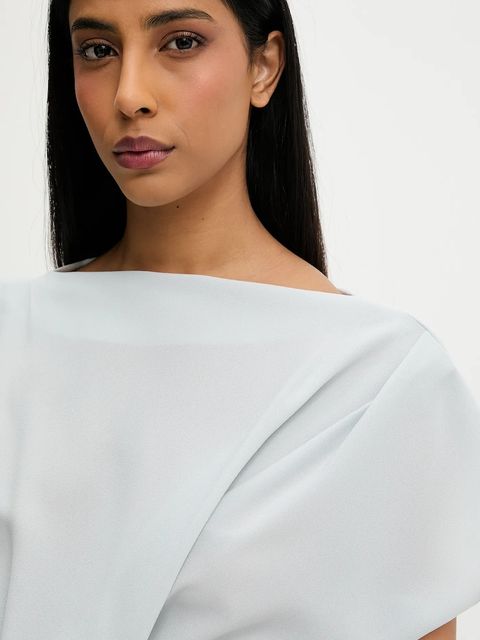 Answear.LAB kombinezon kolor niebieski z dekoltem okrągłym